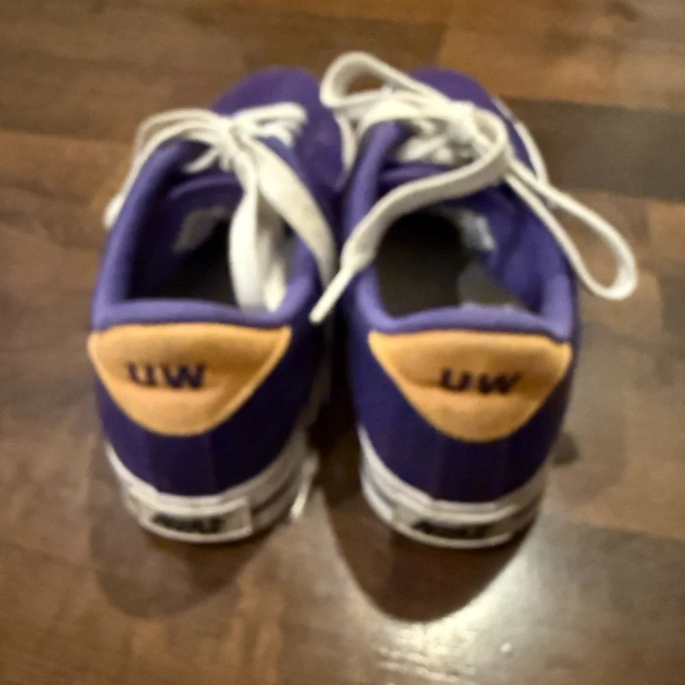 Unique UW University of Washington Nike Purple and Yellow Sneakers (women’s 7.5)